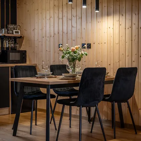 Zlota Palma -domki Caloroczne Nad Morzem 롯지