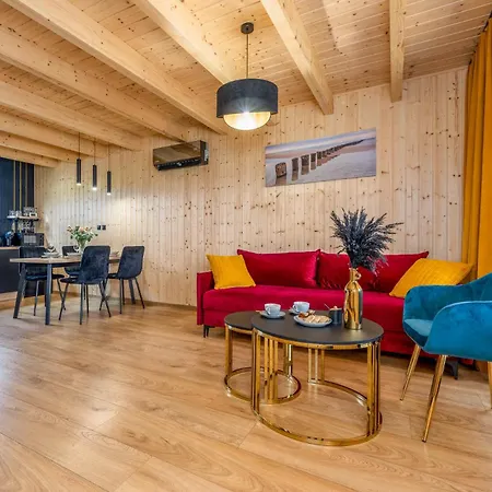 Zlota Palma -domki Caloroczne Nad Morzem Lodge
