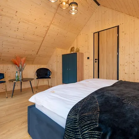 Zlota Palma -domki Caloroczne Nad Morzem 롯지 Kopań